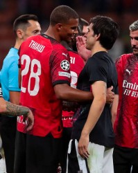  米兰德比战平保留悬念  