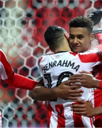  阿森纳险胜布伦特福德，厄德高制胜  